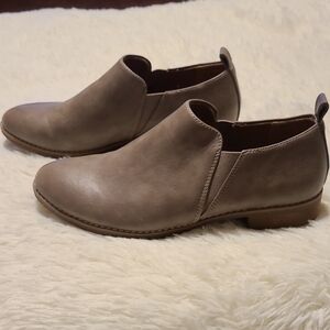 EURO SOFT BY SOFFT Women's Taupe Low Cut Ankle Boots - Size 10M
